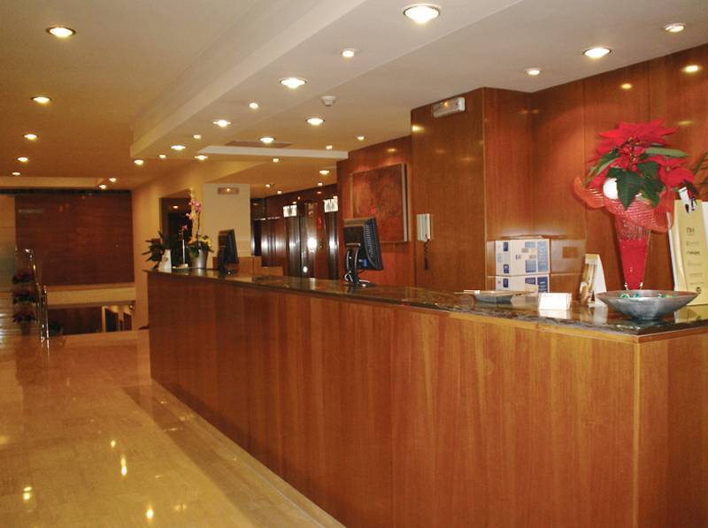 Nh Barcelona Eixample Otel Dış mekan fotoğraf